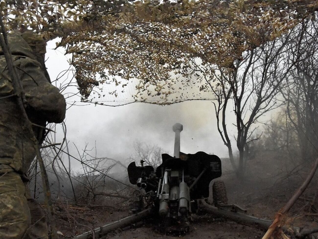 Украинские защитники обороняются и уничтожают оккупантов