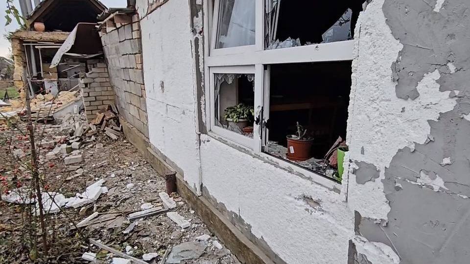 Через ворожу атаку пошкоджено понад 60 будинків і господарських споруд