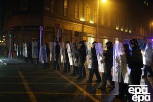 По словам Пивоварова, концертная площадка, где он должен был выступать, находится рядом с тем местом, где начались беспорядки