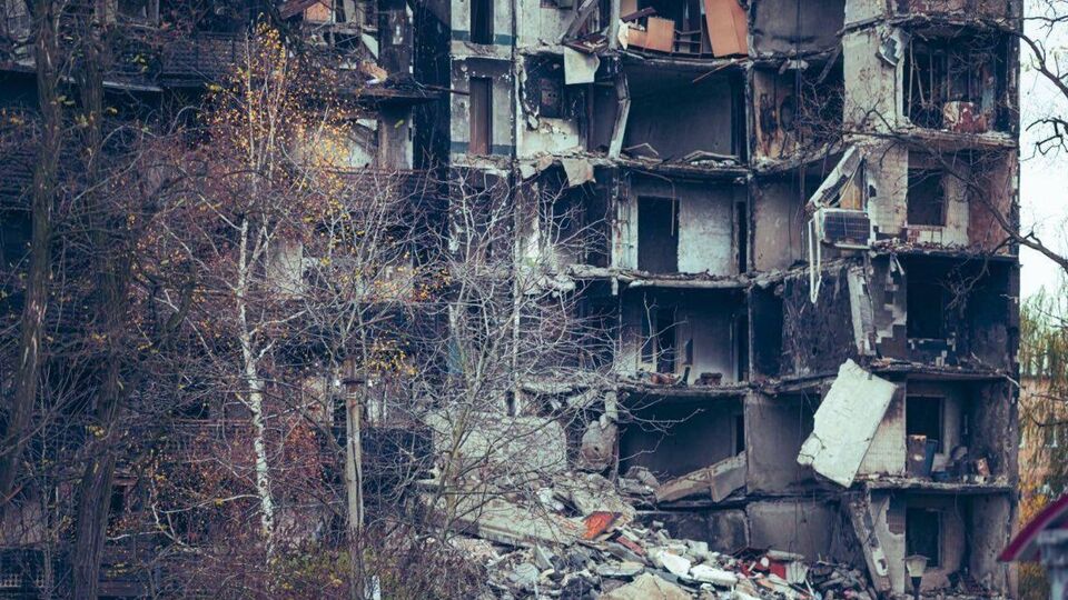 Оккупанты атакуют Авдеевку и практически разрушили город обстрелами, отметил Барабаш