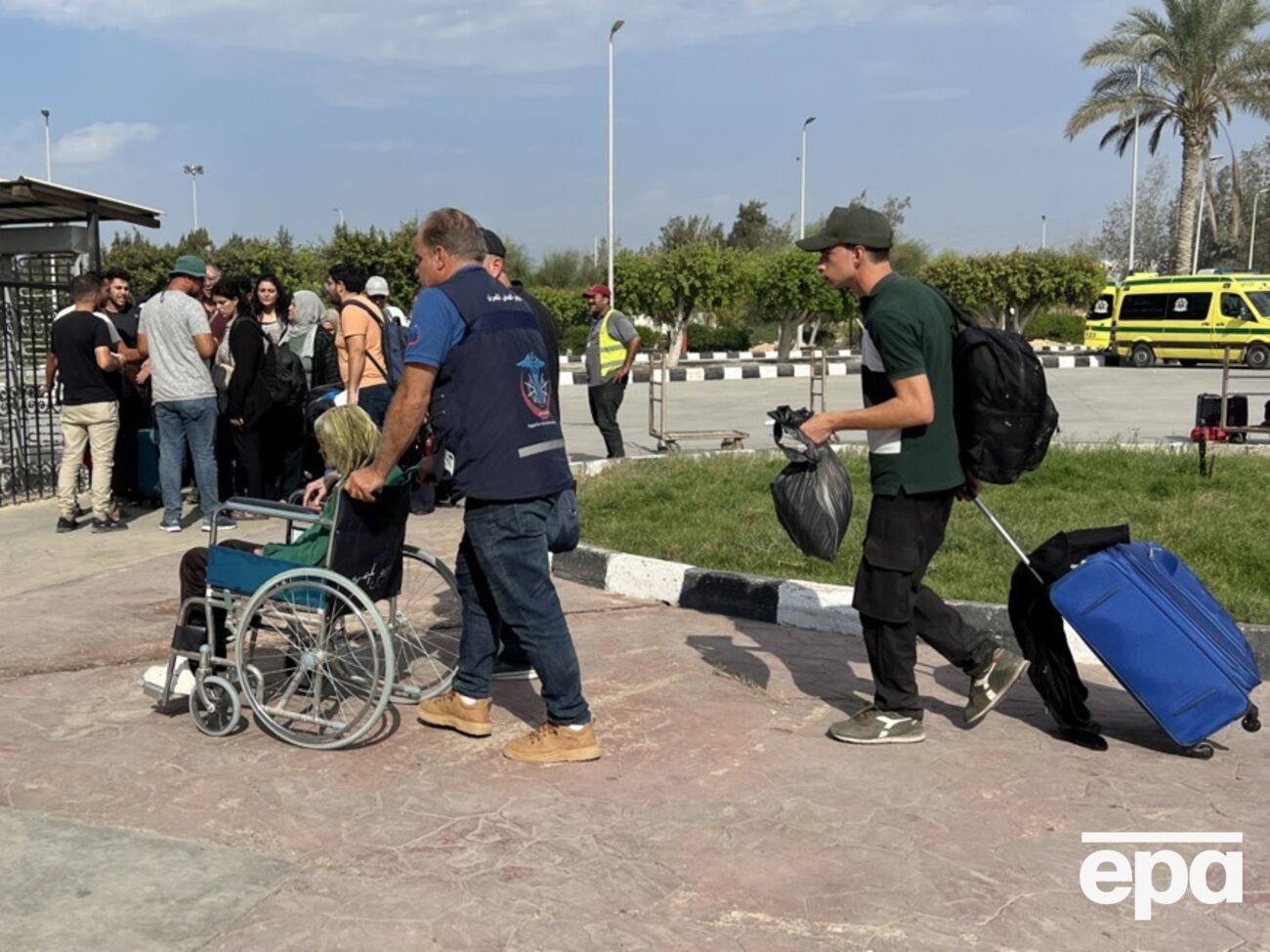 За перший етап евакуації Україні вдалося вивести із сектору Гази 259 осіб, зазначили в МЗС