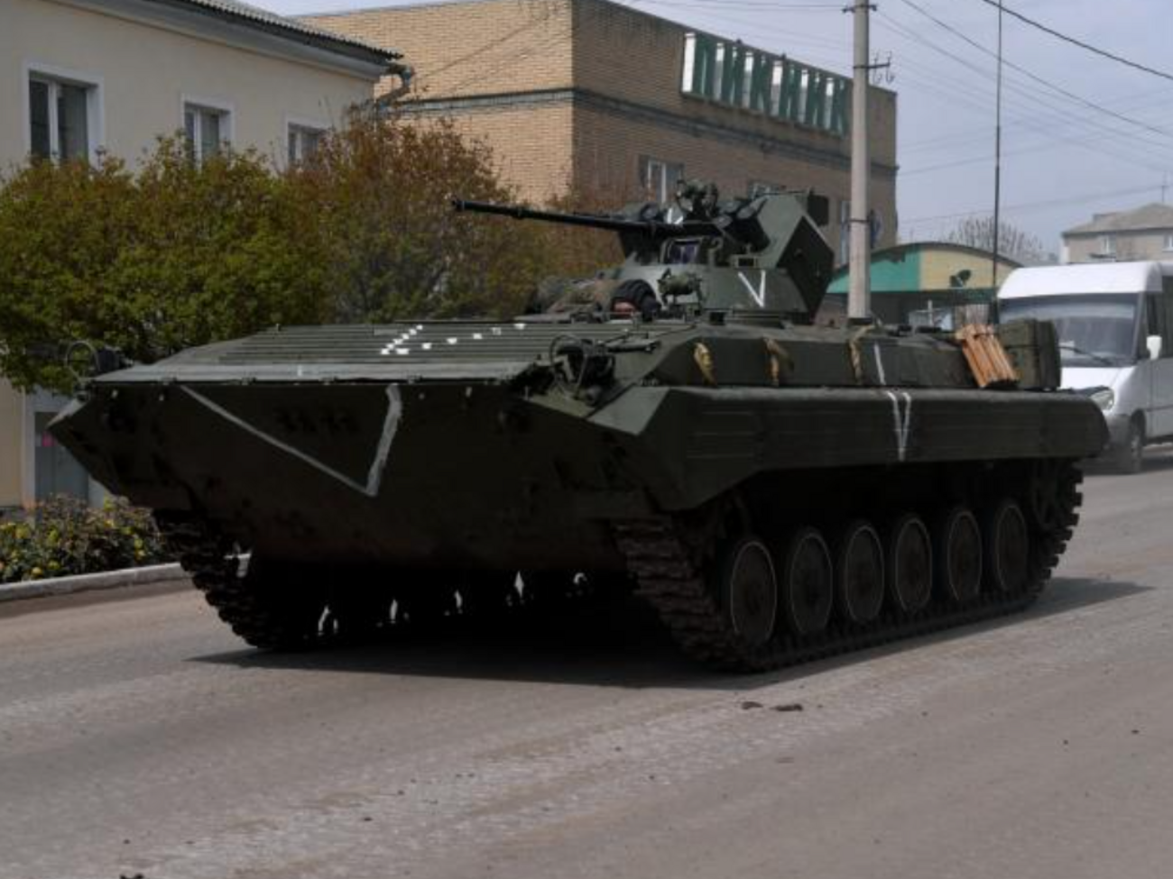 Українські захисники захопили російську БМП, яка була на озброєнні в десантних військ РФ