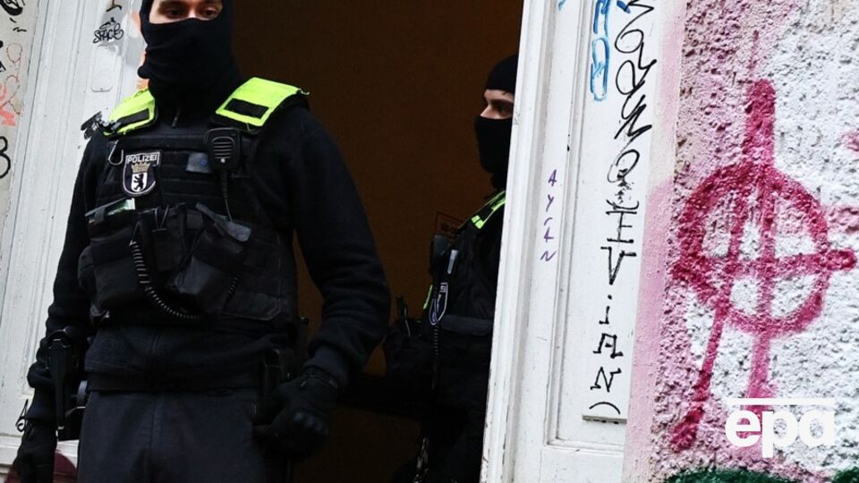 Німецька поліція проводить обшуки