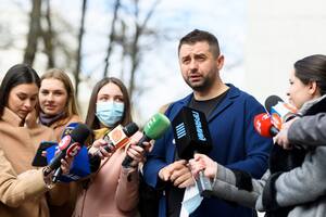 У Украины сейчас "очень плохая переговорная позиция", считает Арахамия