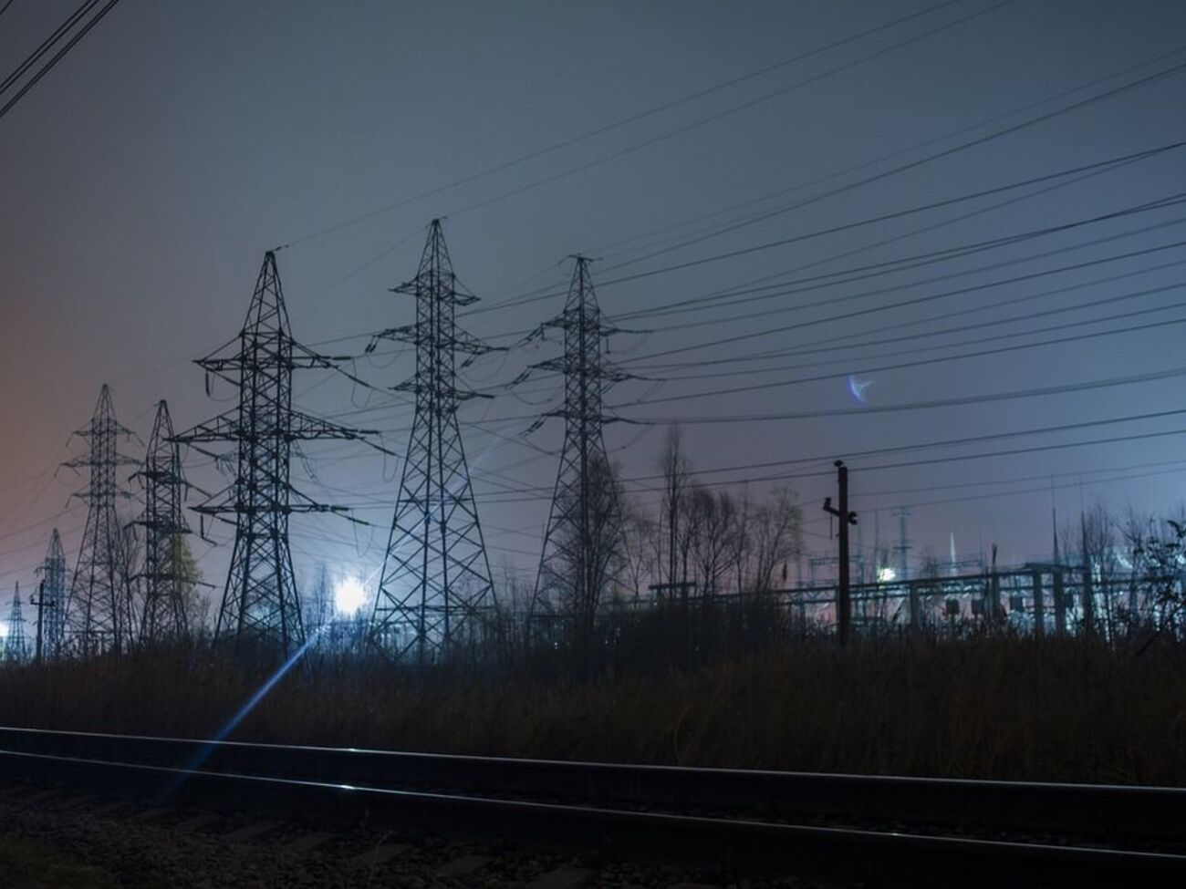 Росіяни й далі обстрілюють українську енергетику