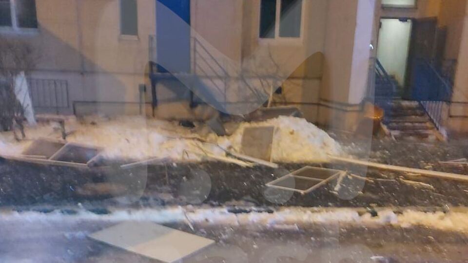 За наявними даними, безпілотник влетів у квартиру на 12-му поверсі