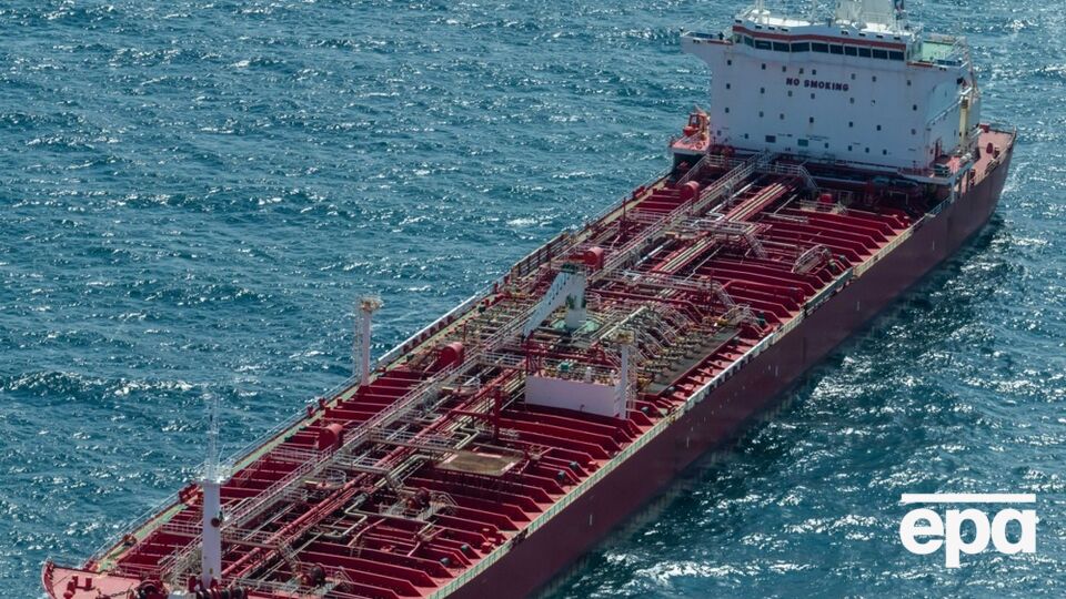 По данным СМИ, у России проблемы с поиском кораблей для перевозки нефти