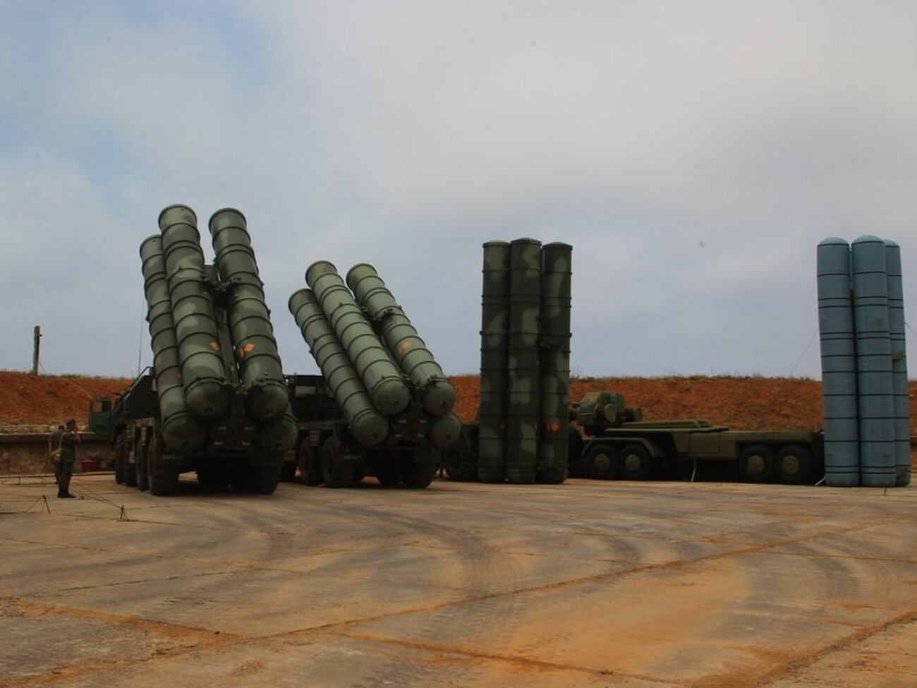 РФ перебрасывает ЗРК из-за их больших потерь в Украине, сообщают в британской разведке