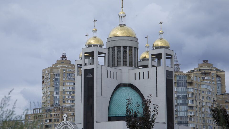Ударна хвиля пошкодила двері й вибила вікна у патріаршому соборі УГКЦ в Києві