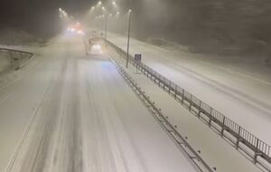 На автодорогах Киевской области работают 157 единиц техники и 203 работника, отметили в ОВА