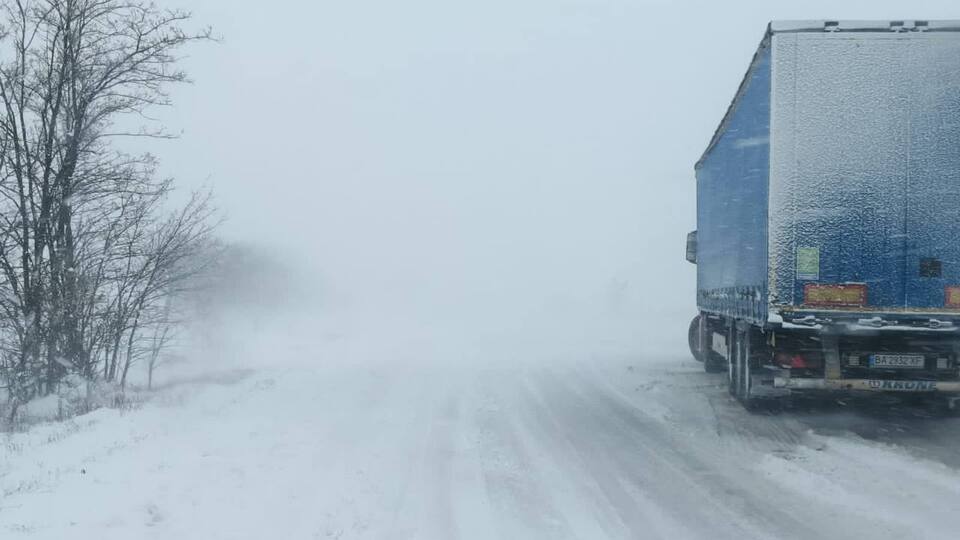 По словам Кипера, зафиксировано семь ДТП с участием грузовиков