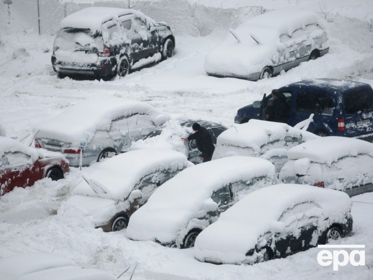 Київ засипало снігом