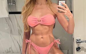 Полякова: На Занзибаре море как на Мальдивах – просто в ноль. Называется, зачем платить больше?