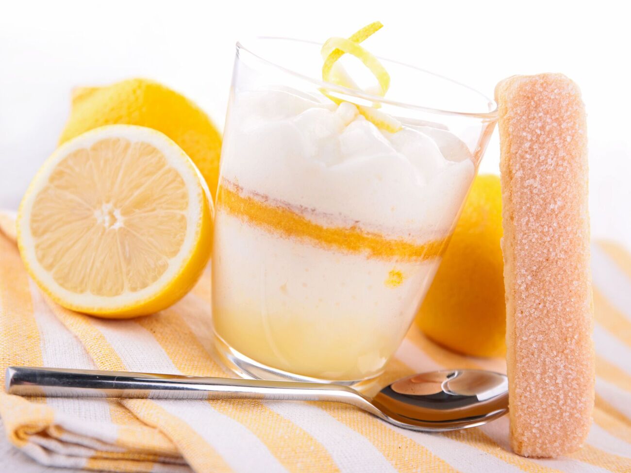 Тирамису должен несколько часов постоять в холодильнике