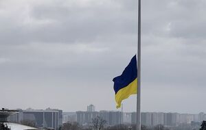 В Киеве сменили полотнище самого большого флага Украины