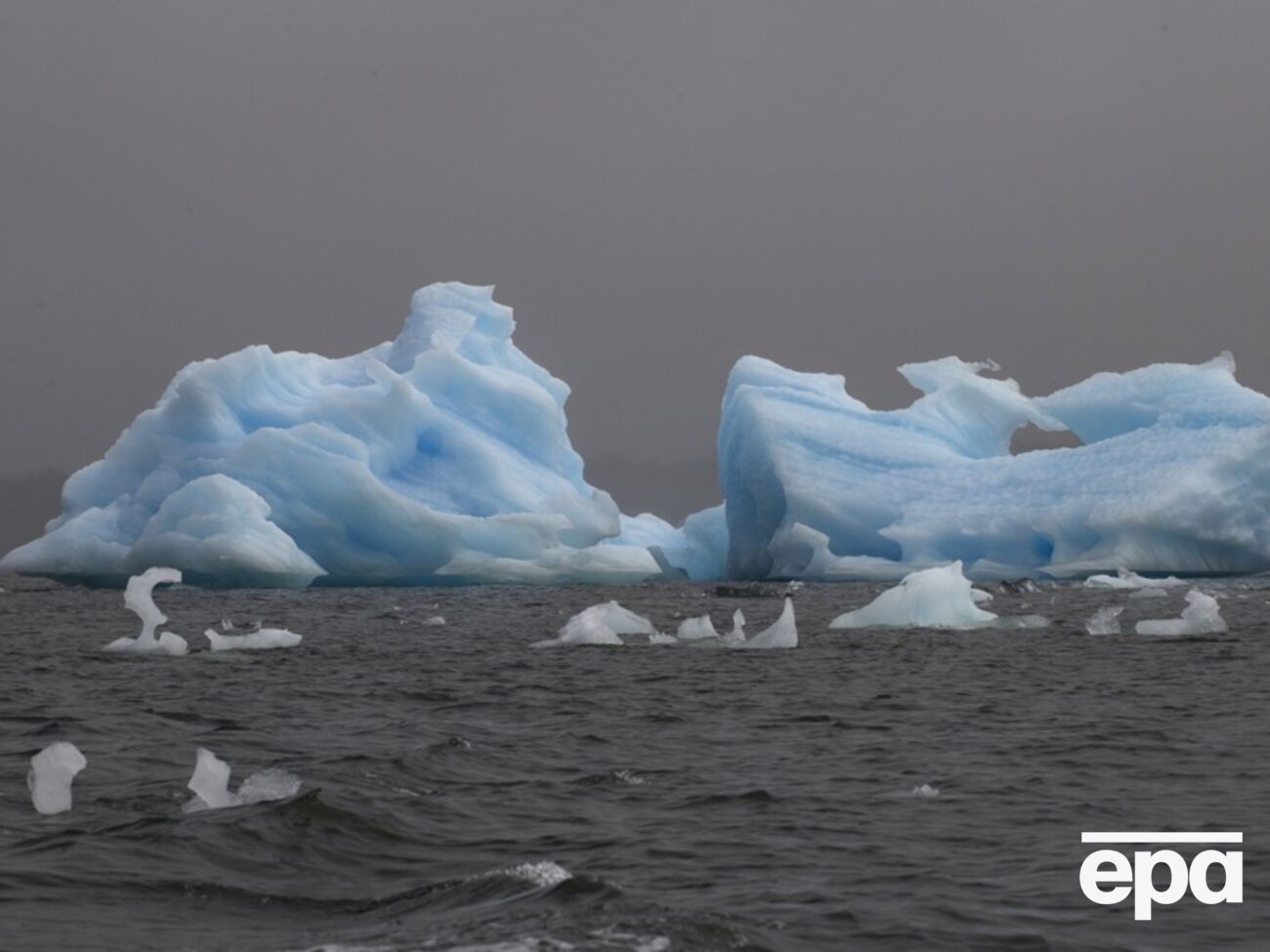 Ученые зафиксировали движение старейшего и крупнейшего айсберга