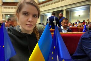 Безугла закликала звільнити головнокомандувача ЗСУ