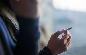 По подсчетам медиков, отмена запрета на курение может стоить до 5 тыс. жизней в год