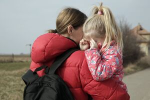 Из находящихся под постоянными обстрелами 23 населенных пунктов Херсонской области эвакуировали 630 детей с семьями