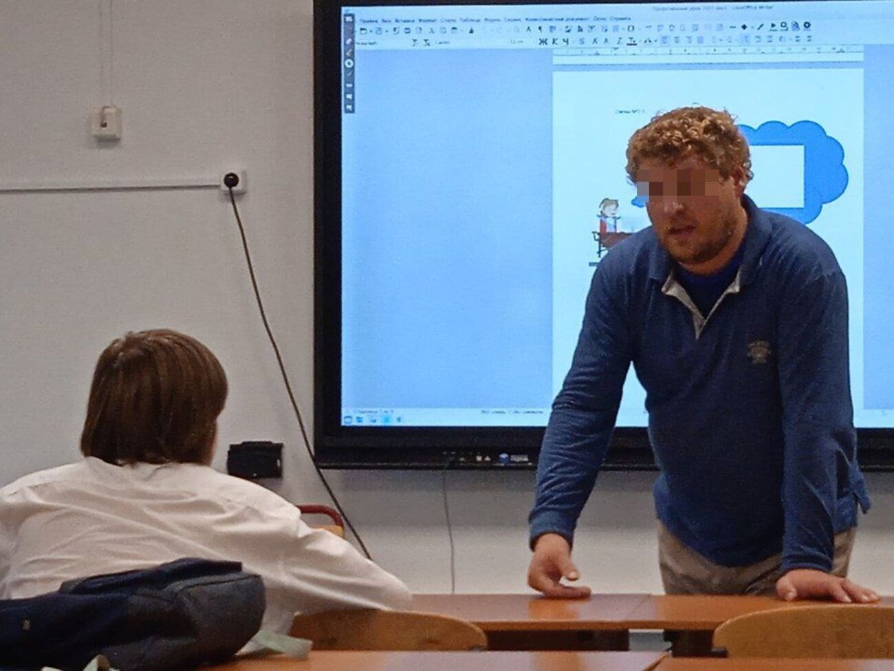 После того как российские школьники рассказали об инциденте учителям, с преподавателем информатики разбиралась полиция, подчеркнули в соцсетях