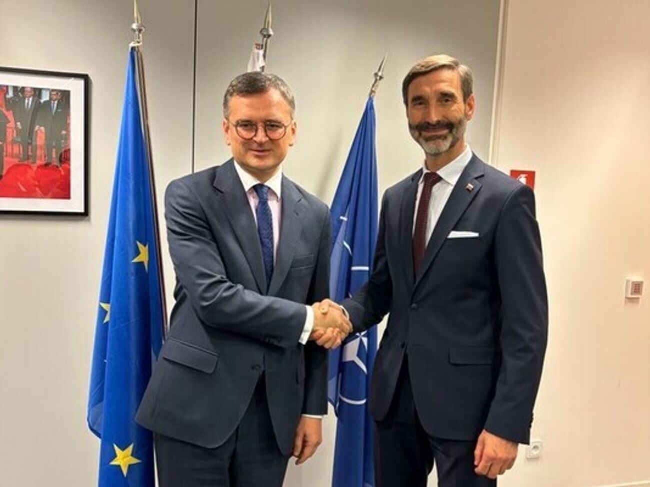 Кулеба и Бланар провели встречу в Брюсселе 28 ноября