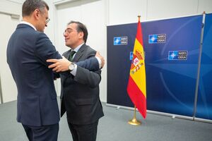 Кулеба висловив подяку Альбаресу за підтримку Іспанією рішення про початок переговорів щодо вступу України в ЄС