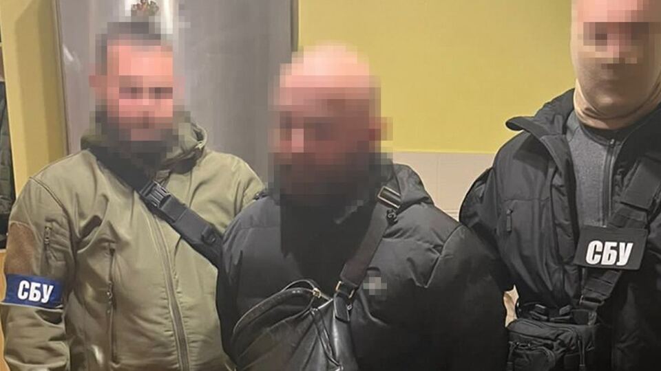 Шестерых подозреваемых задержали во время передачи крупной суммы