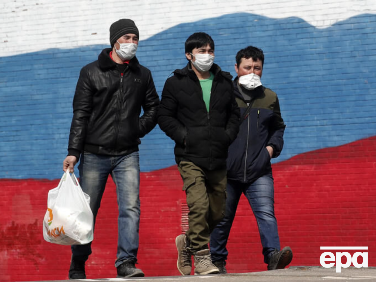 Россияне завозят мигрантов на захваченные территории Украины, надеясь изменить этнический состав населения