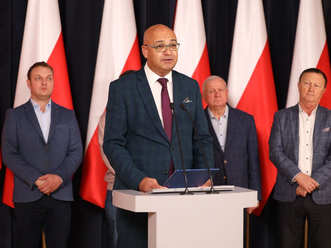 Міністр інфраструктури Польщі Гаджадхур 29 листопада провів зустріч із польськими перевізниками