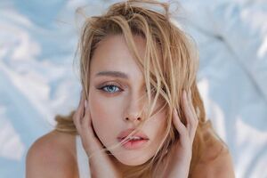 Полякова: Я все-таки почуваю себе відкрито і розслаблено тільки з дуже близькими людьми, і це дуже маленьке коло