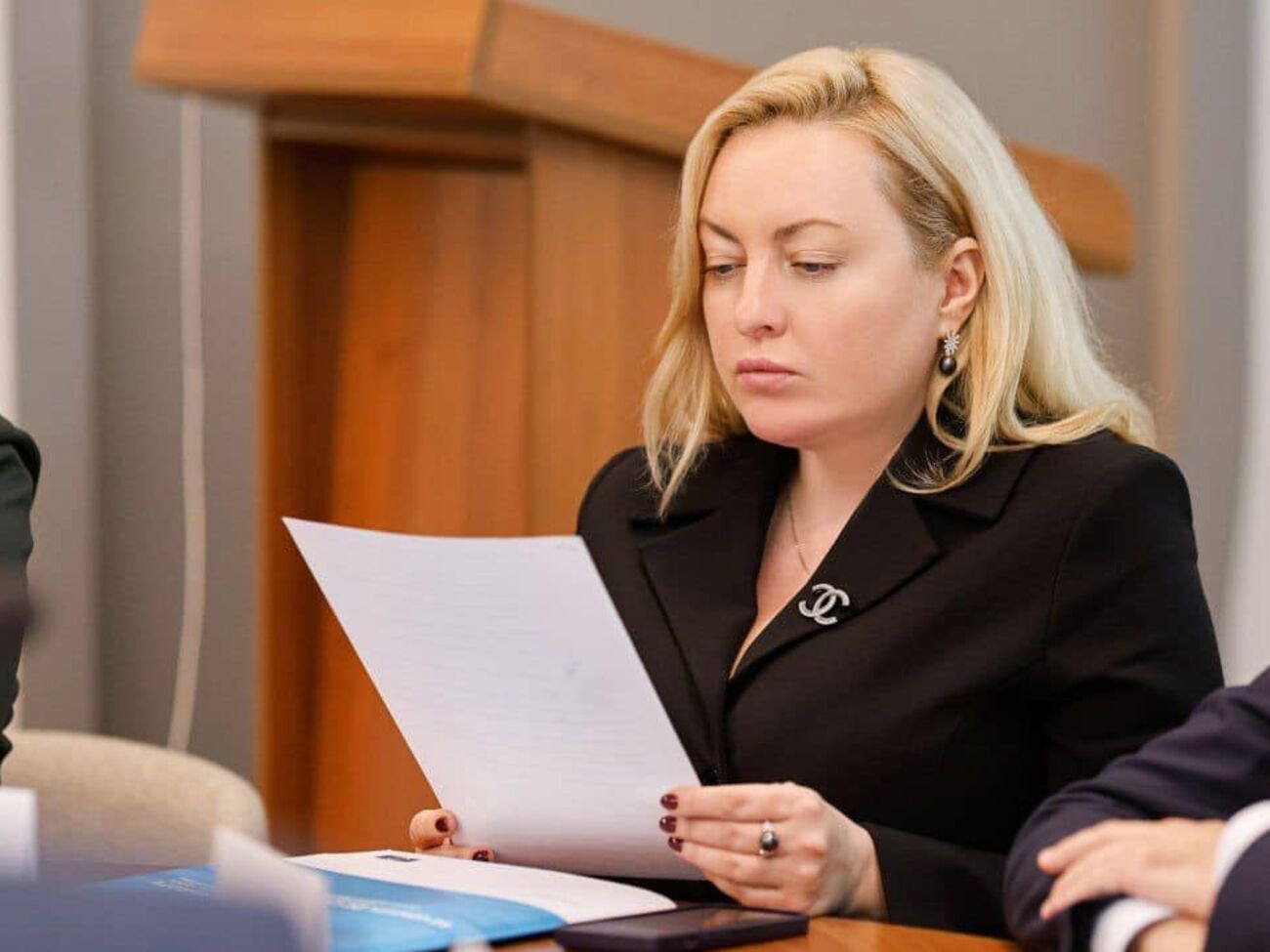 Татьяна Егорова-Луценко подписала распоряжение о командировке должностного лица и депутата облсовета за границу, утверждает Мосийчук