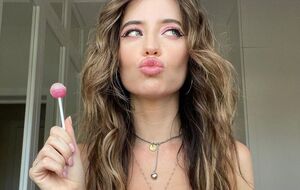 Дорофеева находится в гастрольном туре