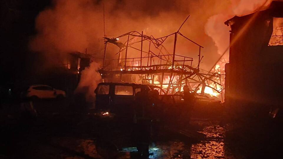 У Харкові через ворожу атаку сталися пожежі