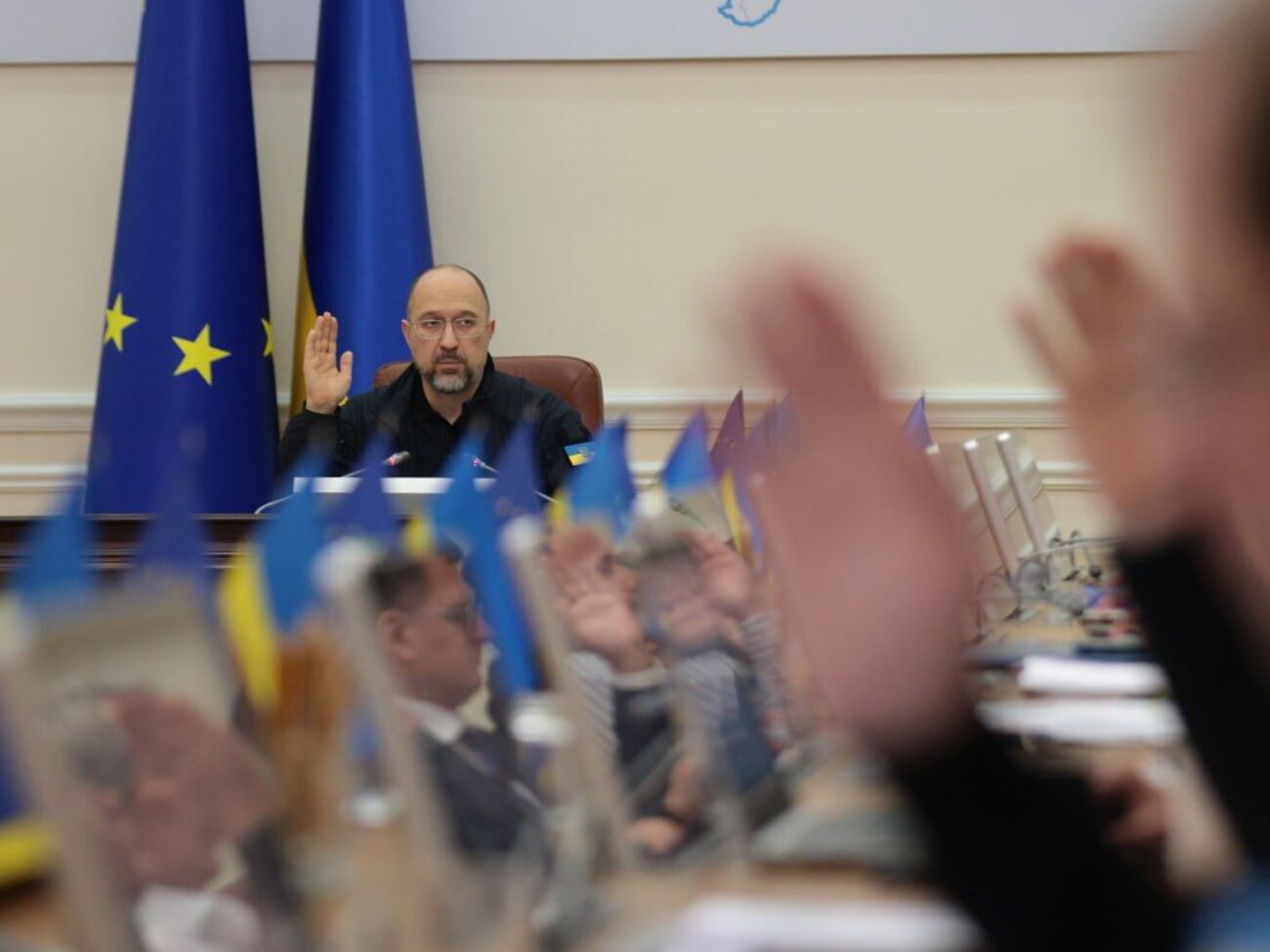 Благодаря госпрограмме, сотни молодых украинских семей будут иметь возможность получить льготные кредиты на собственное жилье, отметил Шмыгаль