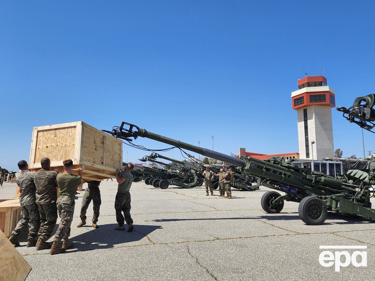 В новый пакет помощи от США вошли боеприпасы для 155-мм гаубиц и 105-мм пушек