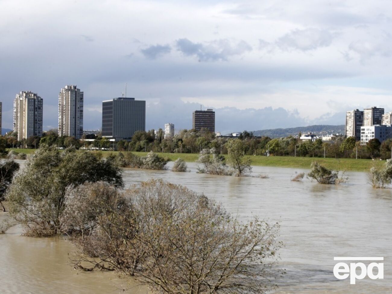 Шторм привел к серьезным разрушениям в Великобритании, Франции, Испании, Бельгии, Нидерландах, Италии