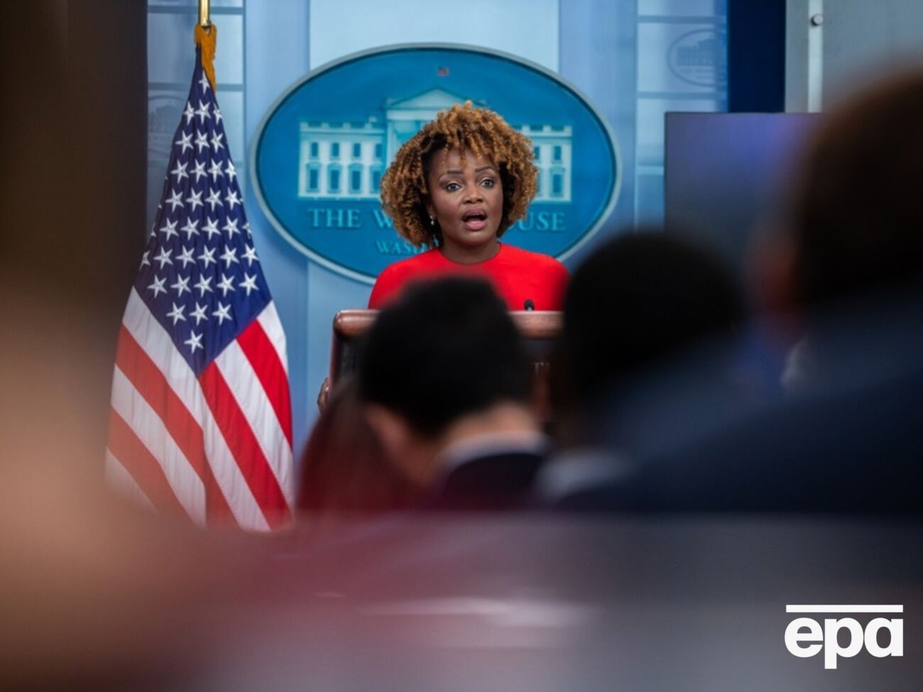 США пытаются растянуть поддержку Украины, пока в Конгрессе обсуждают вопрос о предоставлении новой помощи, отметила Жан-Пьер