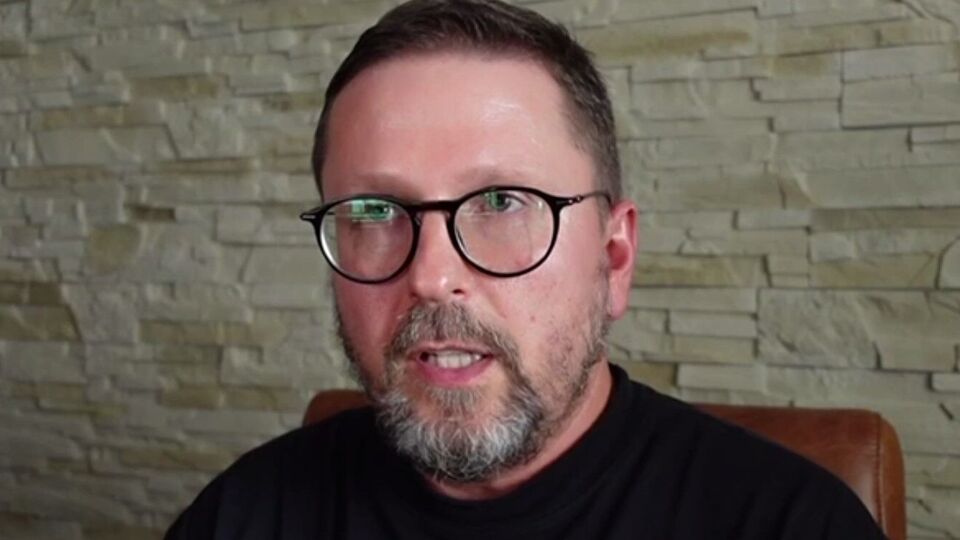 В октябре дом Шария забросали "коктейлями Молотова"