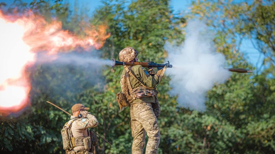 Российские оккупанты подготовили качественные оборонительные позиции, поэтому наступление ВСУ остается довольно "статичным", отметили в британской разведке