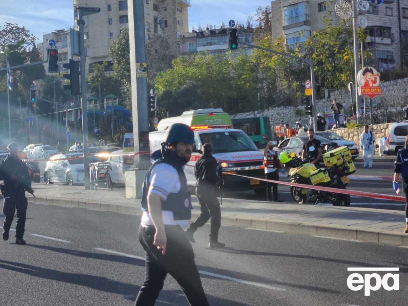 На місці події загинула молода жінка, ще двоє людей померли в лікарні