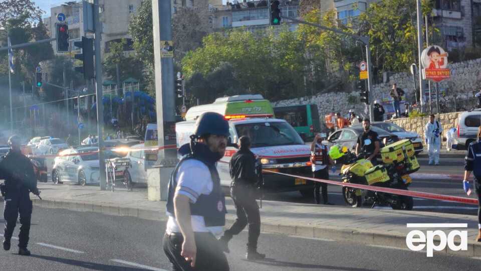 На місці події загинула молода жінка, ще двоє людей померли в лікарні