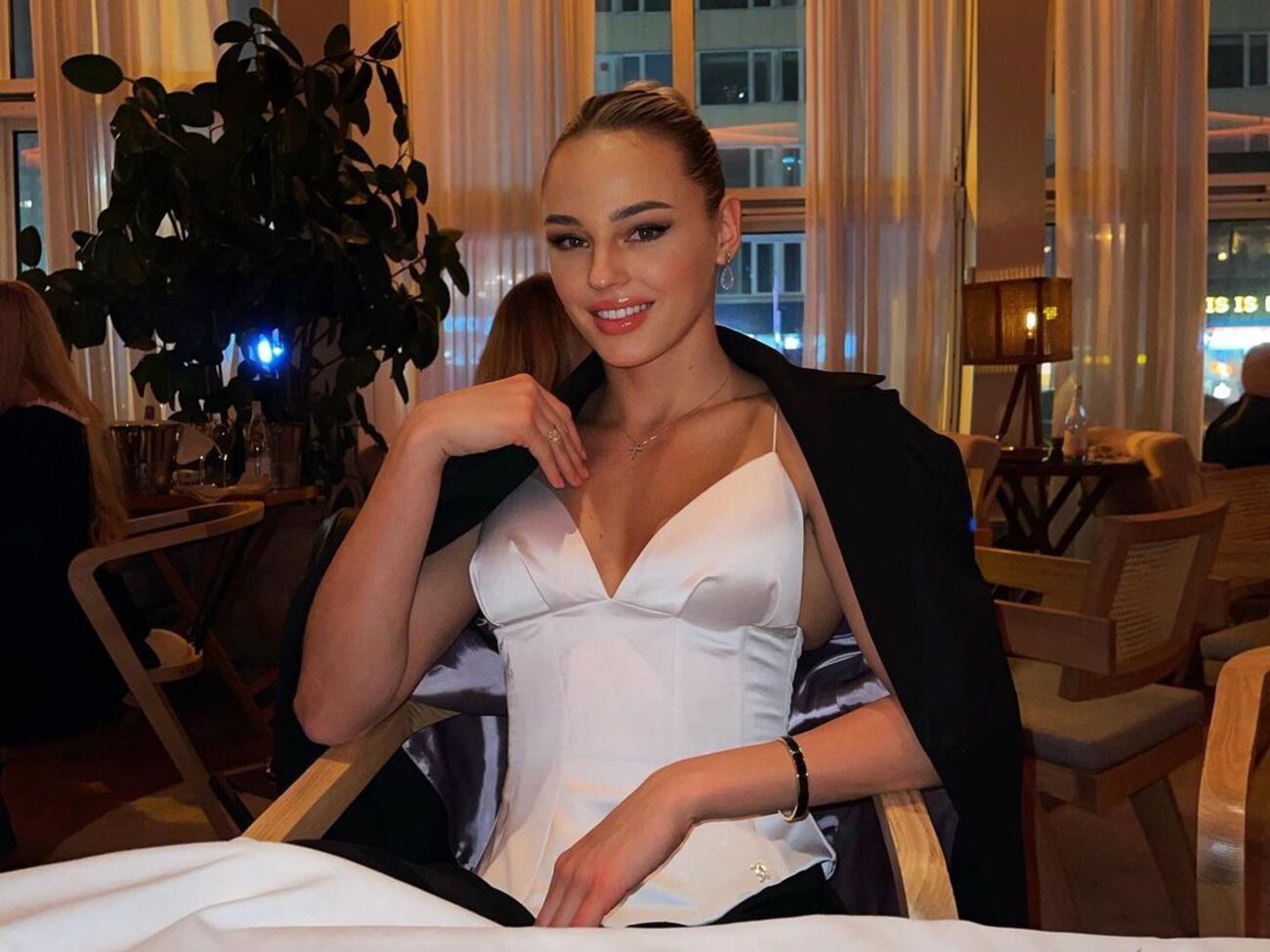 Белодед прогулялась по Токио