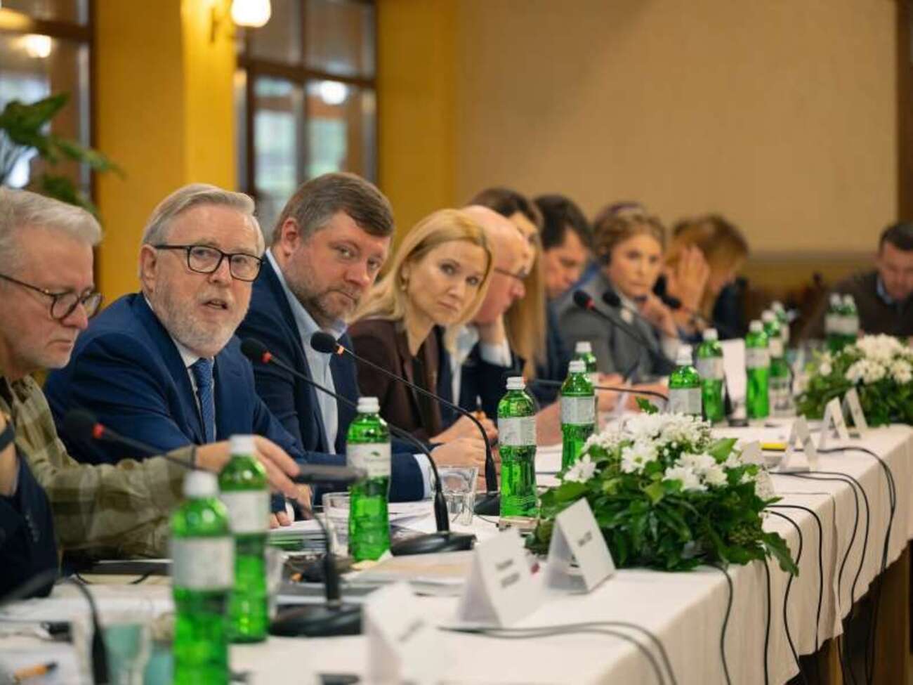 Во встрече в селе Турья Пасека 10–12 ноября приняли участие руководство парламента, председатели и представители депутатских фракций и групп Верховной Рады IX созыва