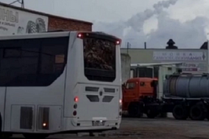 Місцеві пабліки повідомляють про дим і "швидкі" поблизу Керчі