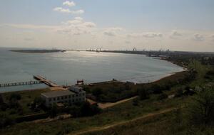 Збройні сили України завдали успішних ударів по морській і портовій інфраструктурі суднобудівного заводу "Залив" у Керчі ввечері 4 листопада, поінформував стратком ЗСУ