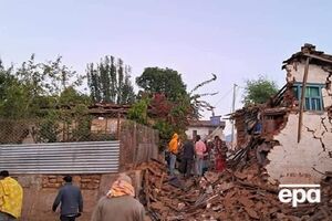 Рятувальникам складно діставатися до завалів