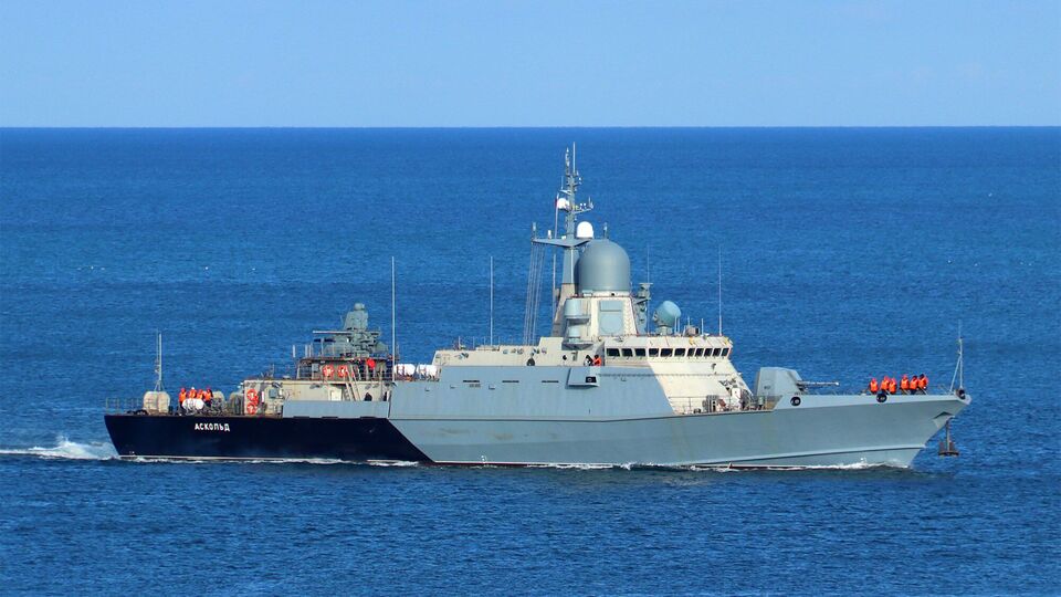 Унаслідок влучання крилатої ракети дістав пошкодження корабель, який був на заводі в Керчі, повідомили в міноборони РФ