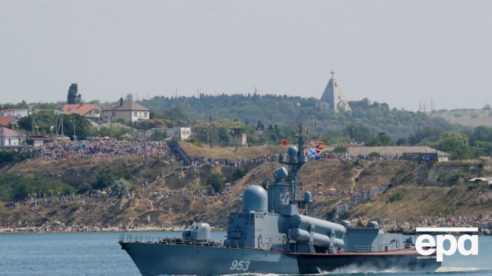 Окупанти розосередили свої кораблі Чорноморського флоту