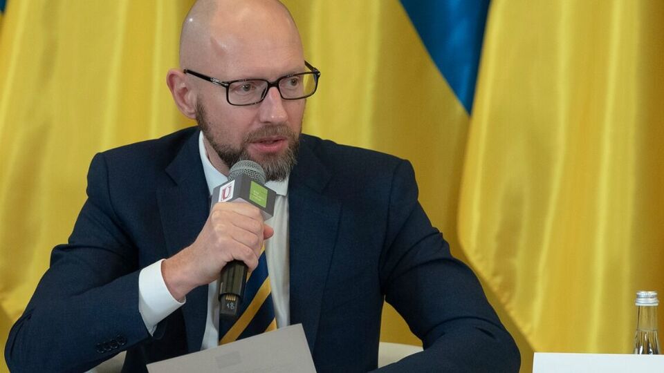 Слухи о смерти Путина Яценюк (на фото) считает "вбросом"