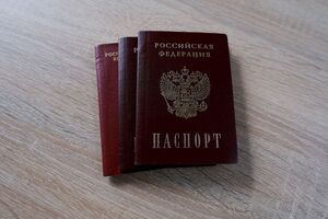Украинцев на оккупированных территориях заставляют получать паспорта РФ